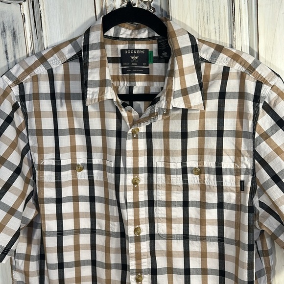 Men's Bundle of Brands Short Sleeve Button Down Shirts - Picture 6 of 11